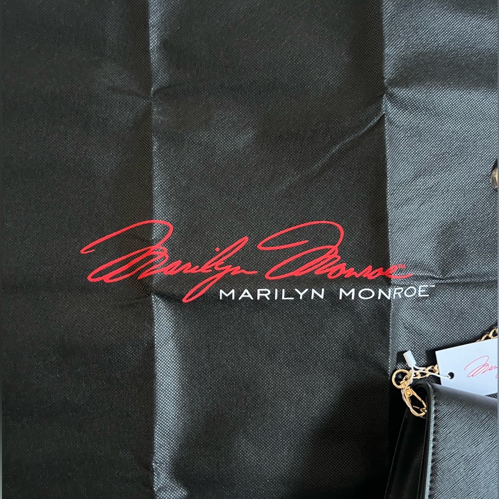 NEW Marilyn Monroe Women’s Black & Gold Cross Body Purse ✨ - Picture 5 of 12